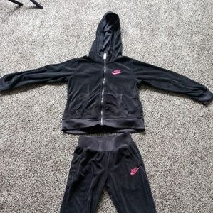 NIKE Girls track suit